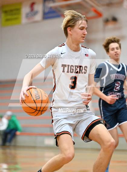 Thumbnail 1 in JV: Union Mine vs. Roseville (Tiger Classic) photogallery.