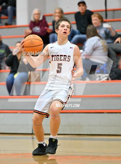 Thumbnail 3 in JV: Union Mine vs. Roseville (Tiger Classic) photogallery.