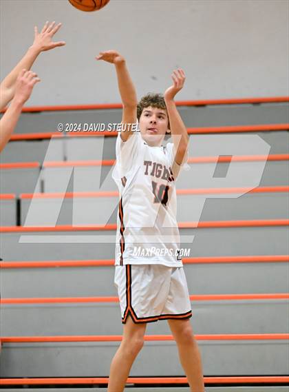 Thumbnail 3 in JV: Union Mine vs. Roseville (Tiger Classic) photogallery.