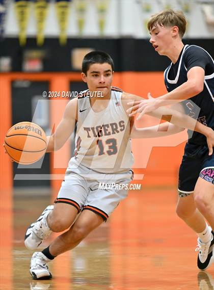 Thumbnail 1 in JV: Union Mine vs. Roseville (Tiger Classic) photogallery.