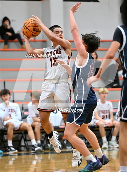 Thumbnail 3 in JV: Union Mine vs. Roseville (Tiger Classic) photogallery.