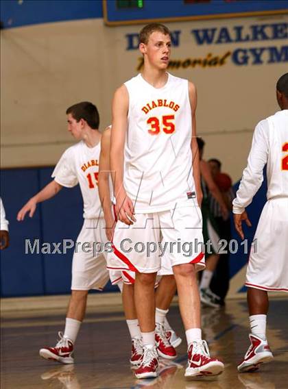Thumbnail 2 in Mission Viejo vs. Brea Olinda (OC North/South Challenge) photogallery.