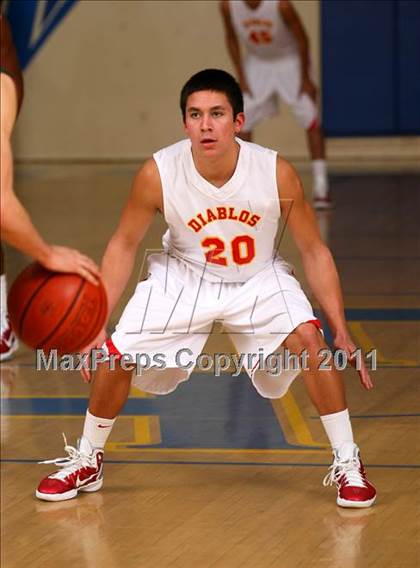 Thumbnail 2 in Mission Viejo vs. Brea Olinda (OC North/South Challenge) photogallery.