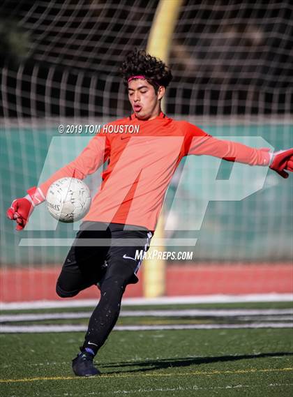 Thumbnail 2 in St. Margaret's @ Nogales (CIF-SS D5 Semifinal) photogallery.