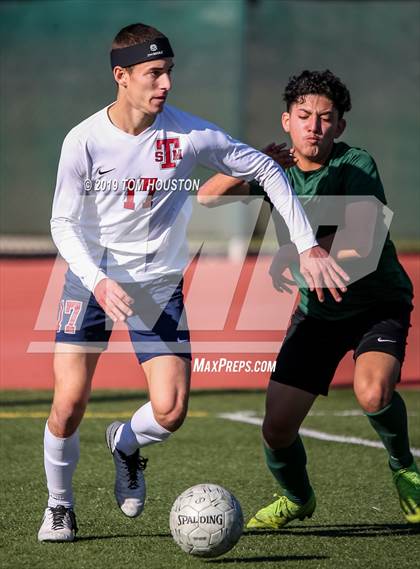 Thumbnail 3 in St. Margaret's @ Nogales (CIF-SS D5 Semifinal) photogallery.