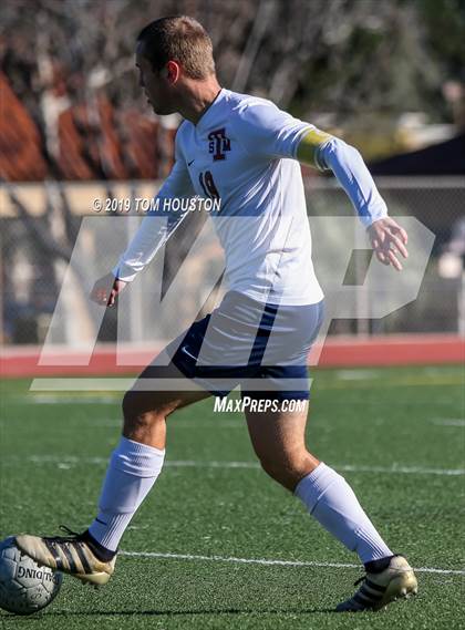 Thumbnail 3 in St. Margaret's @ Nogales (CIF-SS D5 Semifinal) photogallery.