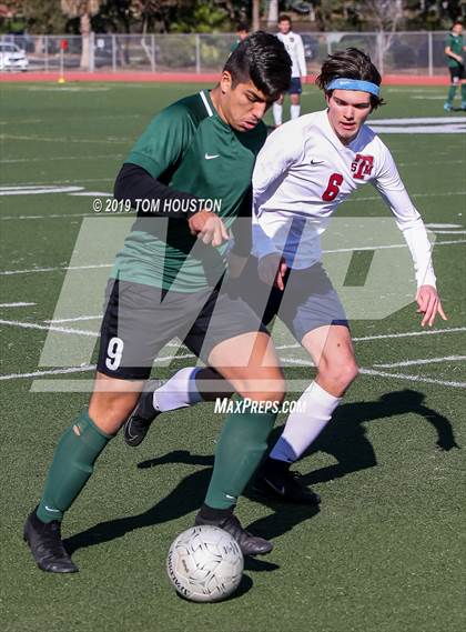 Thumbnail 3 in St. Margaret's @ Nogales (CIF-SS D5 Semifinal) photogallery.
