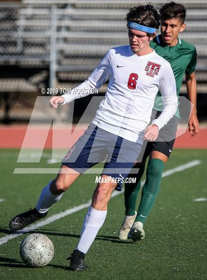 Thumbnail 3 in St. Margaret's @ Nogales (CIF-SS D5 Semifinal) photogallery.