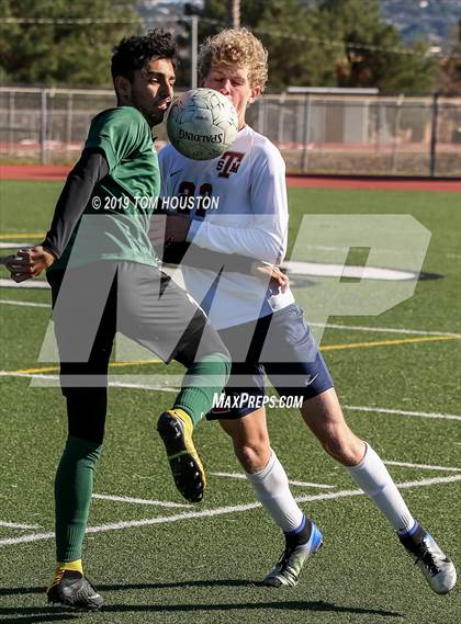 Thumbnail 3 in St. Margaret's @ Nogales (CIF-SS D5 Semifinal) photogallery.