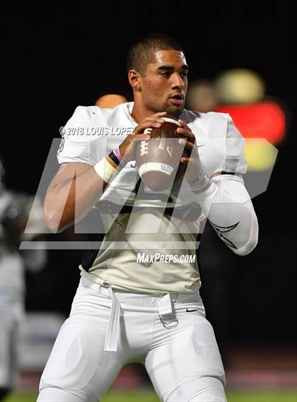 Thumbnail 2 in St. John Bosco @ San Clemente (DIV 1 CIF SS Playoff Quarterfinal) photogallery.