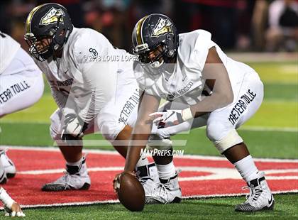 Thumbnail 1 in St. John Bosco @ San Clemente (DIV 1 CIF SS Playoff Quarterfinal) photogallery.