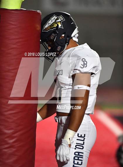 Thumbnail 3 in St. John Bosco @ San Clemente (DIV 1 CIF SS Playoff Quarterfinal) photogallery.
