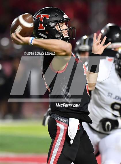 Thumbnail 1 in St. John Bosco @ San Clemente (DIV 1 CIF SS Playoff Quarterfinal) photogallery.