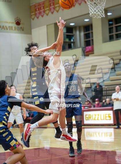 Thumbnail 1 in Mater Dei Catholic vs Mission Hills (CIF SDS Division 1 Round 1) photogallery.