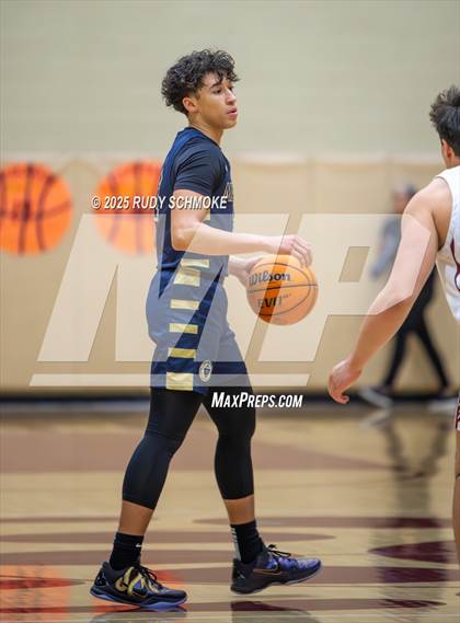 Thumbnail 1 in Mater Dei Catholic vs Mission Hills (CIF SDS Division 1 Round 1) photogallery.
