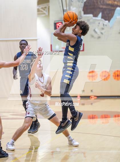 Thumbnail 2 in Mater Dei Catholic vs Mission Hills (CIF SDS Division 1 Round 1) photogallery.