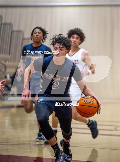 Thumbnail 3 in Mater Dei Catholic vs Mission Hills (CIF SDS Division 1 Round 1) photogallery.