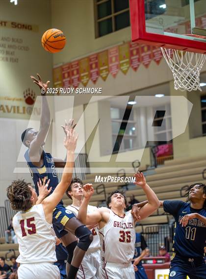 Thumbnail 1 in Mater Dei Catholic vs Mission Hills (CIF SDS Division 1 Round 1) photogallery.