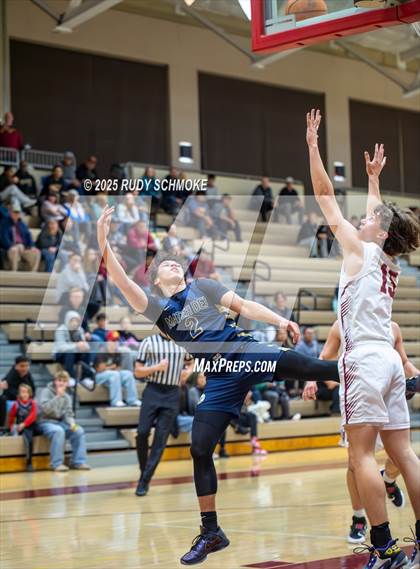 Thumbnail 1 in Mater Dei Catholic vs Mission Hills (CIF SDS Division 1 Round 1) photogallery.