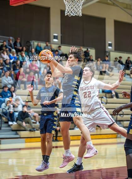 Thumbnail 1 in Mater Dei Catholic vs Mission Hills (CIF SDS Division 1 Round 1) photogallery.
