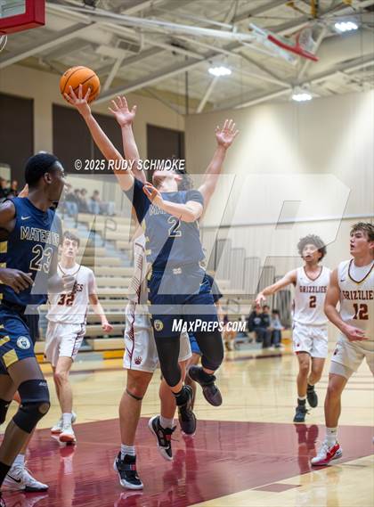 Thumbnail 1 in Mater Dei Catholic vs Mission Hills (CIF SDS Division 1 Round 1) photogallery.