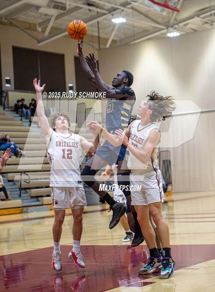 Thumbnail 1 in Mater Dei Catholic vs Mission Hills (CIF SDS Division 1 Round 1) photogallery.