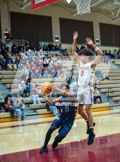 Thumbnail 3 in Mater Dei Catholic vs Mission Hills (CIF SDS Division 1 Round 1) photogallery.