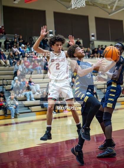 Thumbnail 1 in Mater Dei Catholic vs Mission Hills (CIF SDS Division 1 Round 1) photogallery.