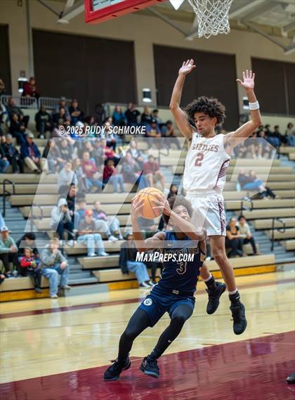 Thumbnail 1 in Mater Dei Catholic vs Mission Hills (CIF SDS Division 1 Round 1) photogallery.
