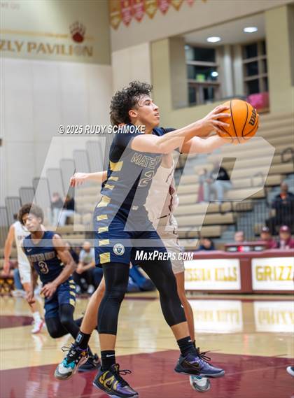 Thumbnail 2 in Mater Dei Catholic vs Mission Hills (CIF SDS Division 1 Round 1) photogallery.