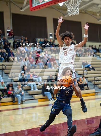 Thumbnail 2 in Mater Dei Catholic vs Mission Hills (CIF SDS Division 1 Round 1) photogallery.
