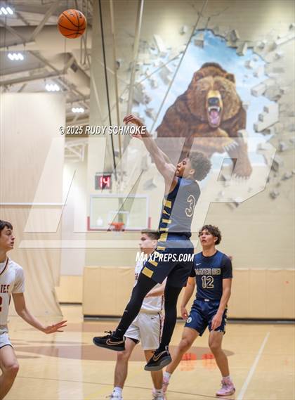 Thumbnail 2 in Mater Dei Catholic vs Mission Hills (CIF SDS Division 1 Round 1) photogallery.