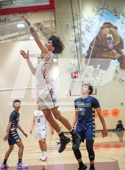 Thumbnail 2 in Mater Dei Catholic vs Mission Hills (CIF SDS Division 1 Round 1) photogallery.