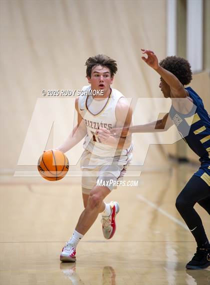 Thumbnail 3 in Mater Dei Catholic vs Mission Hills (CIF SDS Division 1 Round 1) photogallery.
