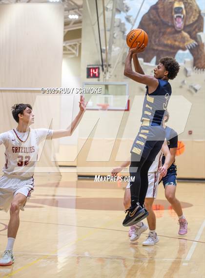 Thumbnail 3 in Mater Dei Catholic vs Mission Hills (CIF SDS Division 1 Round 1) photogallery.