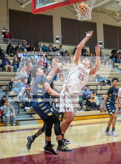 Thumbnail 3 in Mater Dei Catholic vs Mission Hills (CIF SDS Division 1 Round 1) photogallery.
