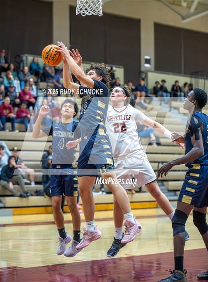 Thumbnail 3 in Mater Dei Catholic vs Mission Hills (CIF SDS Division 1 Round 1) photogallery.