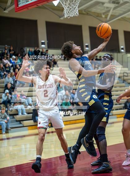 Thumbnail 2 in Mater Dei Catholic vs Mission Hills (CIF SDS Division 1 Round 1) photogallery.