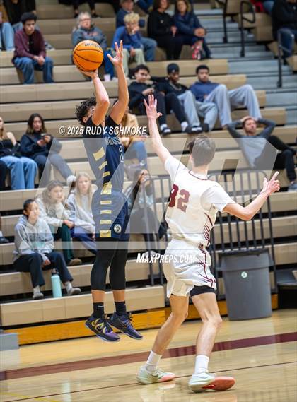 Thumbnail 2 in Mater Dei Catholic vs Mission Hills (CIF SDS Division 1 Round 1) photogallery.