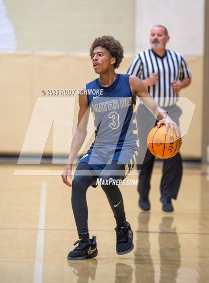 Thumbnail 3 in Mater Dei Catholic vs Mission Hills (CIF SDS Division 1 Round 1) photogallery.