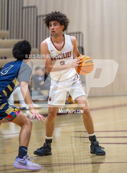 Thumbnail 2 in Mater Dei Catholic vs Mission Hills (CIF SDS Division 1 Round 1) photogallery.