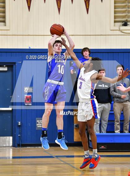 Thumbnail 1 in Tamalpais Boys Basketball (Extending the Season) photogallery.