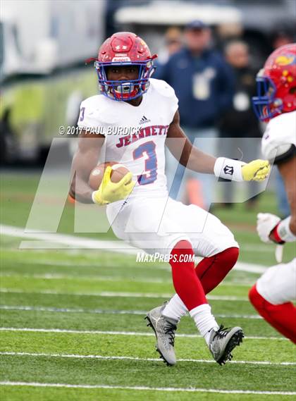 Thumbnail 2 in Jeannette vs. Homer-Center (PIAA 1A Championship) photogallery.