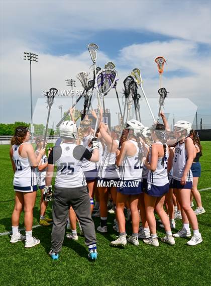 Thumbnail 1 in Narragansett vs. Westerly (RIIL D3 Final) photogallery.