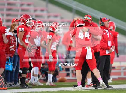 Thumbnail 2 in Eaton vs. Lamar (CHSAA 2A Final) photogallery.