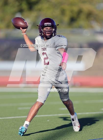 Thumbnail 2 in Lake Travis @ Dripping Springs photogallery.