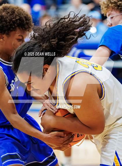 Thumbnail 3 in Kingman Academy @ Kingman photogallery.