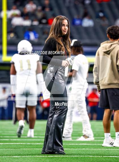 Thumbnail 1 in South Oak Cliff @ Port Neches-Groves (UIL 5A D2 Football Final) photogallery.
