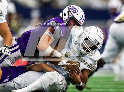 Thumbnail 3 in South Oak Cliff @ Port Neches-Groves (UIL 5A D2 Football Final) photogallery.