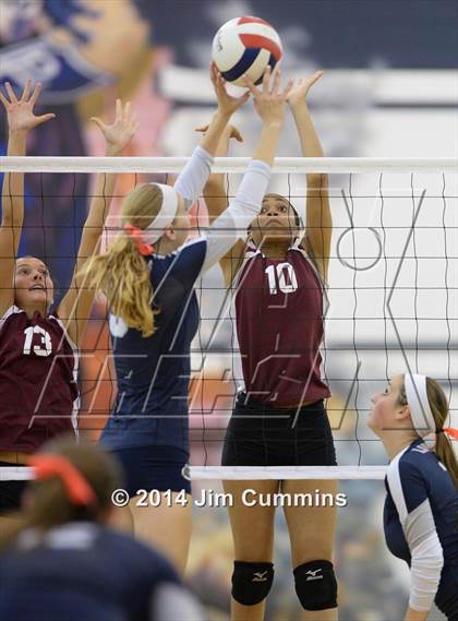 Thumbnail 1 in Zion-Benton @ Lake Park photogallery.